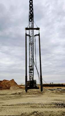 Equipamento de vibração de areia de 100 kW para melhoria do solo e construção de colunas de pedra